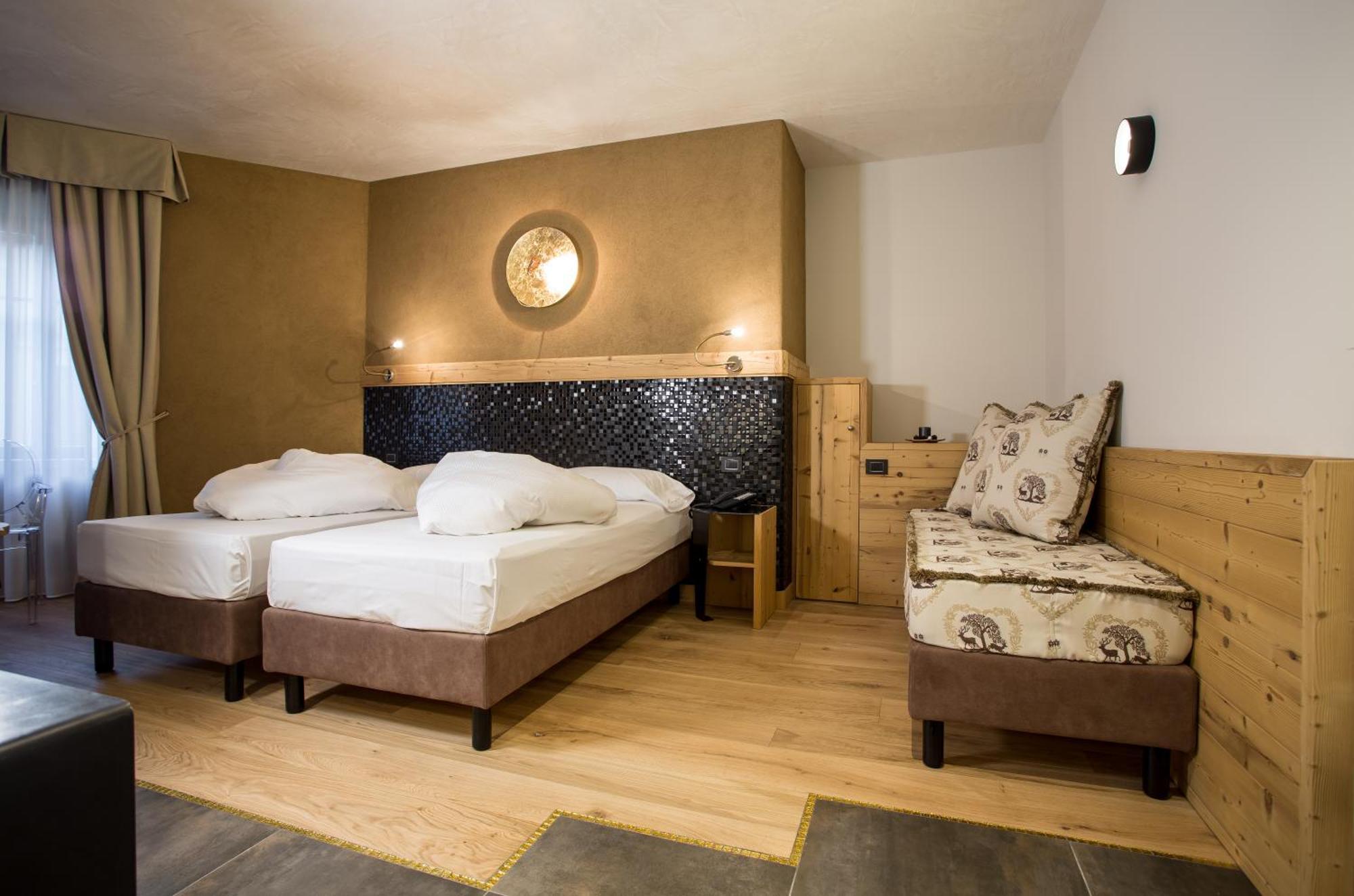Hotel Orso Grigio Cavalese Exterior photo